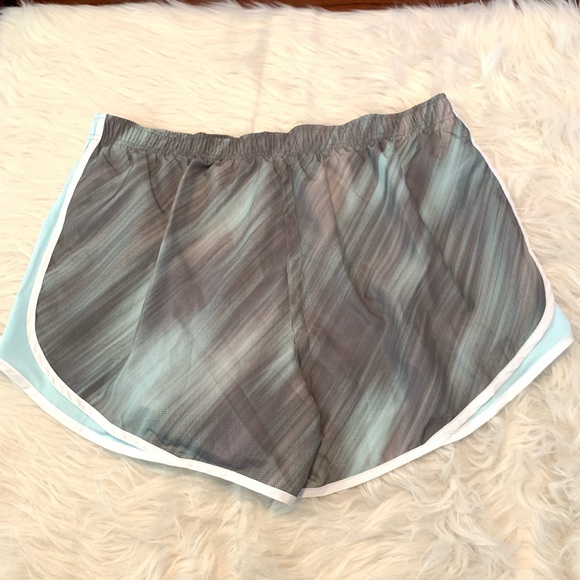 🆕Nike Plus Size Dry-Fit Running Shorts. 1X - Picture 3 of 6